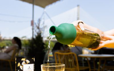Come preparare il tè con l’infusione a freddo, perfetto per l’estate!